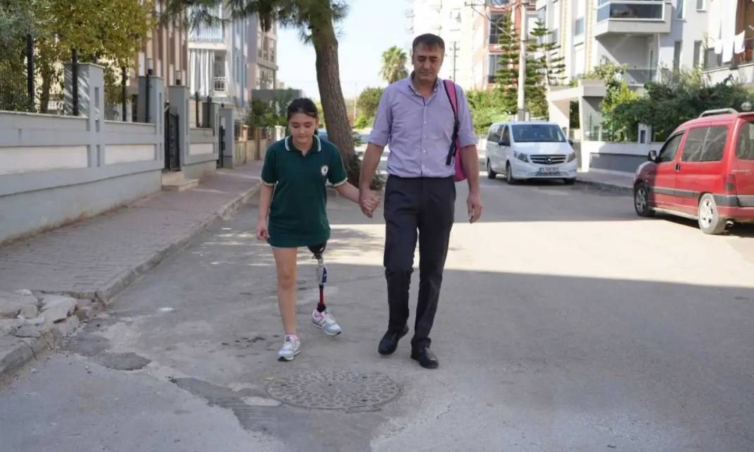 Antalya’da Özge Büyük Umutlarla Okula Başladı 9